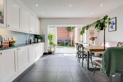 Kitchen/Dining