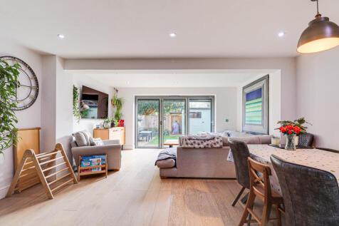 Dining Room / Living