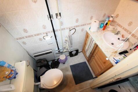 Toilet .JPG