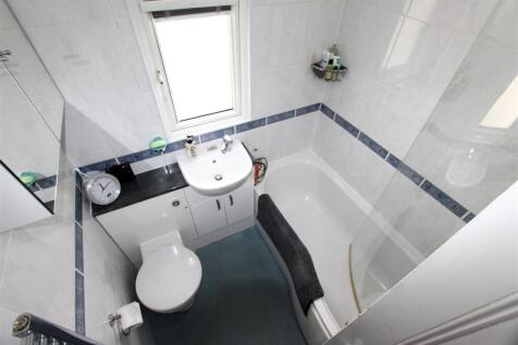 Bathroom.JPG
