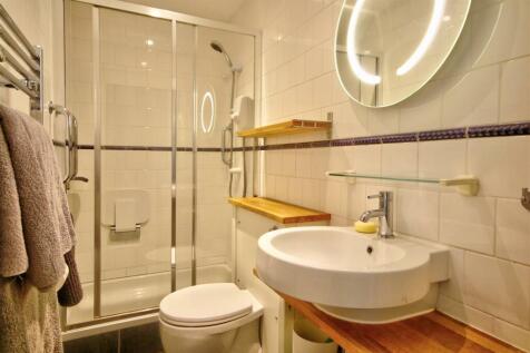 En Suite Shower Room.jpg