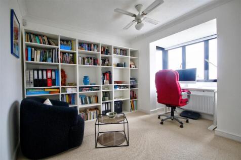 Bedroom 4.jpg