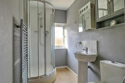 Shower Room: