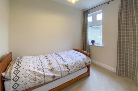 Bedroom 2: