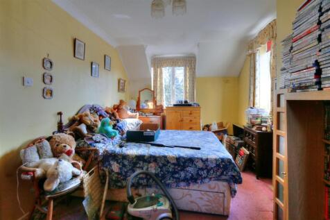Bedroom 1.jpg