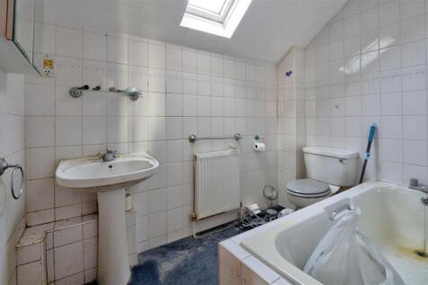 Bathroom.jpg