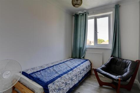 Bedroom 4: