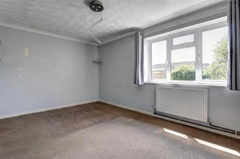 Bedroom 1.jpg