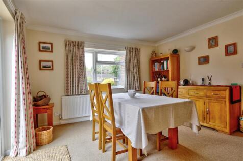 Dining Room: