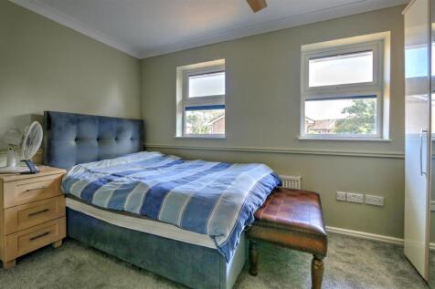 Bedroom 1.jpg