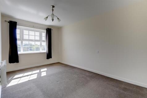 Bedroom 1.jpg