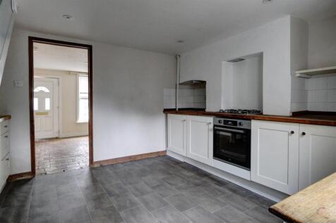 Kitchen 2.jpg