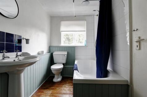 Bathroom.jpg