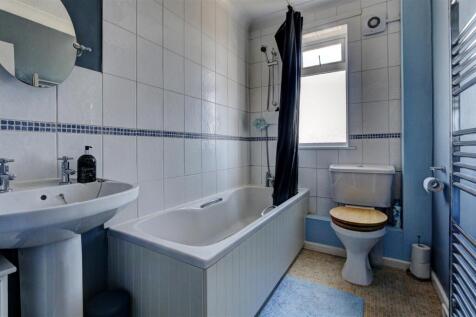 Bathroom.jpg