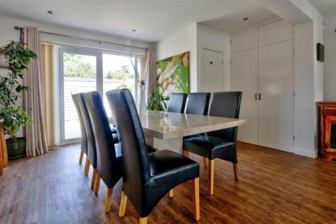 Dining Area.jpg