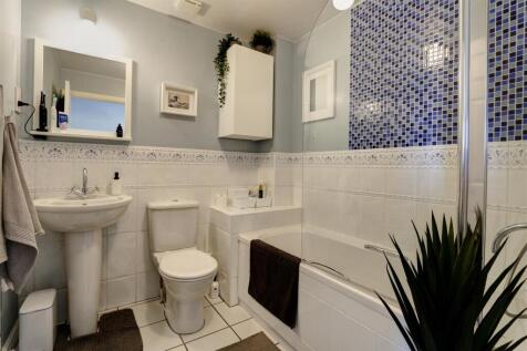 Bathroom.jpg