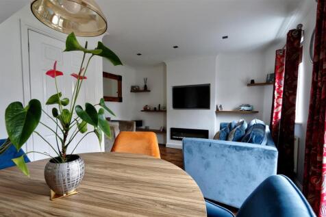 Sitting &amp; Dining Room 2.jpg