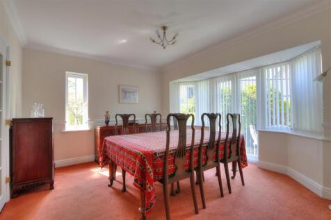 Dining Room:
