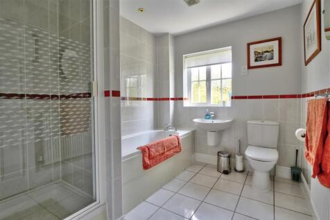 Bathroom.jpg