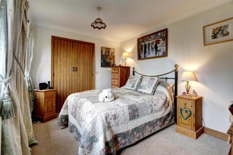 Bedroom 3: