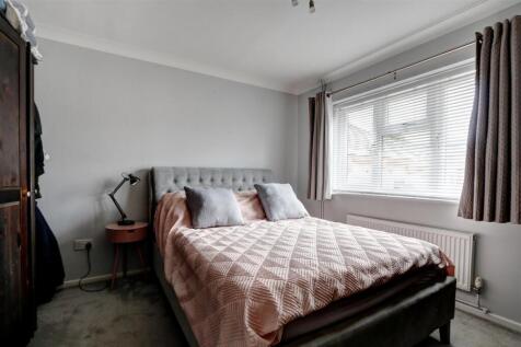 Bedroom 1.jpg