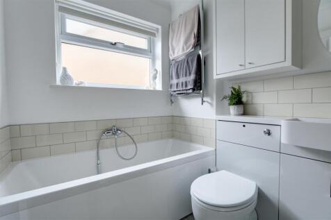 Bathroom.jpg
