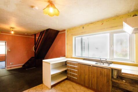 3 High Street TPS Bodmin - 01208 74182-5