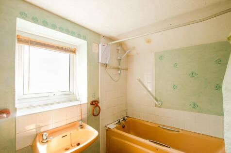 3 High Street TPS Bodmin - 01208 74182-8