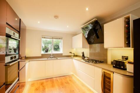 49 Kestell Park TPS Bodmin - 01208 74182-1