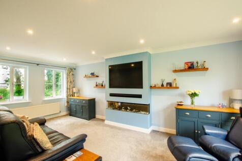 49 Kestell Park TPS Bodmin - 01208 74182-5