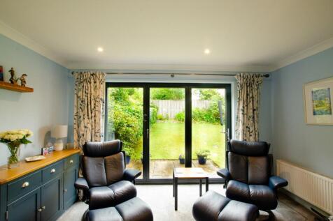 49 Kestell Park TPS Bodmin - 01208 74182-6