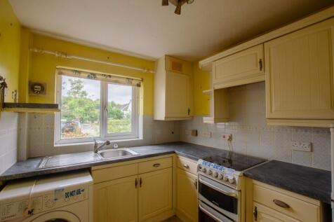 12 Cherry Tree Close - TPS Bodmin 01208 74182-2