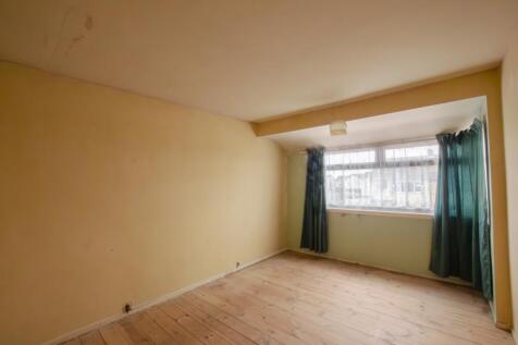 79 Margaret Crescent - TPS Bodmin 01208 74182-6