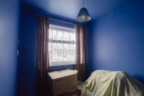 79 Margaret Crescent - TPS Bodmin 01208 74182-7