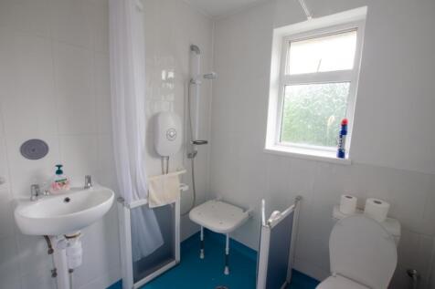 79 Margaret Crescent - TPS Bodmin 01208 74182-8