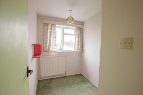 69 Queens Crescent - TPS Bodmin 01208 74182-1