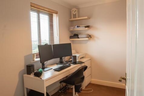 3 Roseland Gardens TPS Bodmin 01208 74182-05
