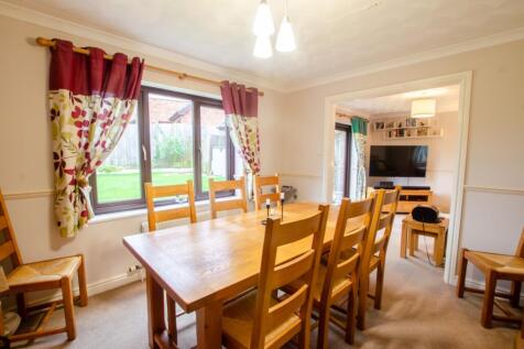 3 Roseland Gardens TPS Bodmin 01208 74182-11