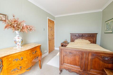 31 Castle Street TPS Bodmin Branch 01208 872728-20