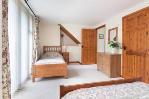 hay-barn-wadebridge-double-and-single-bedroom-3