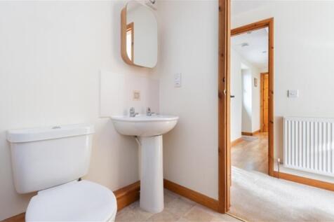 hay-barn-wadebridge-master-bedroom-ensuite-2