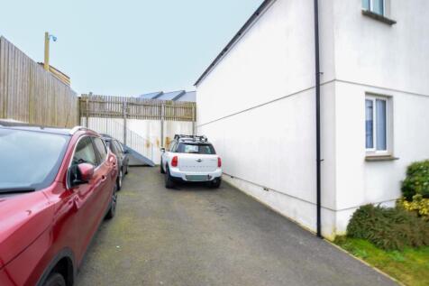 27 Gedon Way TPS Bodmin 01208 74182-2