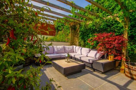 10 Lanhydrock View TPS Bodmin Branch 01208 74182 -