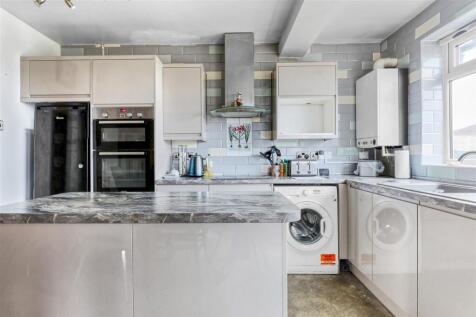 kitchen 2.jpg