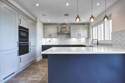 kitchen 2.jpg