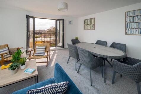 Show Apartment