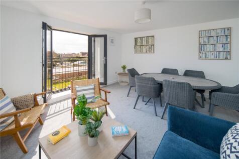 Show Apartment