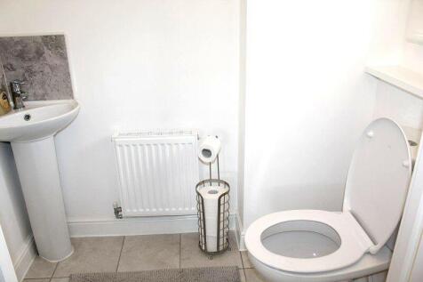 Cloakroom / W. C.