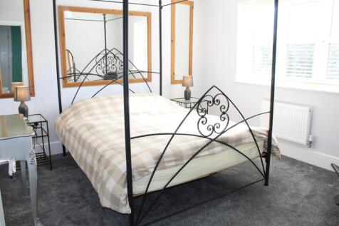 Bedroom 2 (L- Shaped)