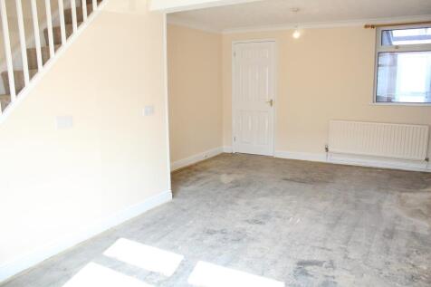Lounge / Dining Room Picture 2